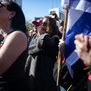 哈马斯释放第六批被扣押人员