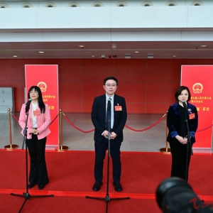 聚焦深圳两会丨第二场“代表通道”开启（组图）