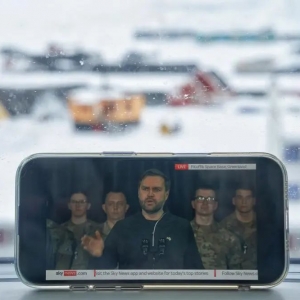 美国代表团强登格陵兰岛！特朗普最新表态：必须得到格陵兰 ...