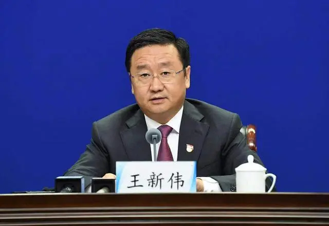 王新伟，当选辽宁省省长