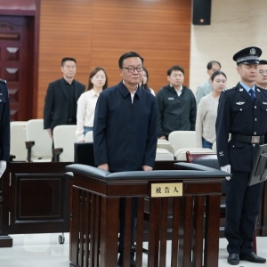 新疆维吾尔自治区党委原副书记李鹏新一审被判死缓