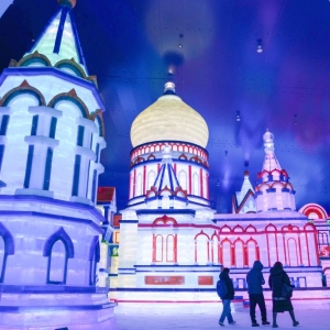 四季冰雪项目引领中国“冰城”春季旅游热潮