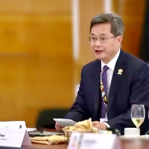 蓝佛安：中方主张通过平等对话协商解决贸易和关税争议