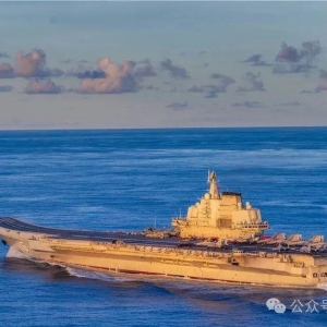 中国海军双航母编队赴远海开展实战化训练