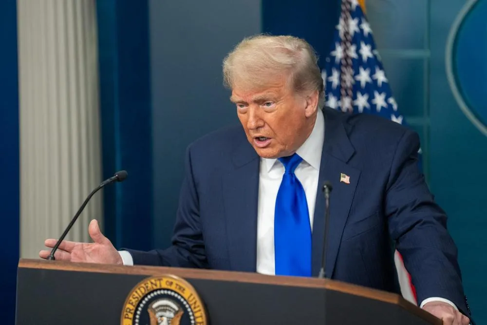 特朗普回应美国被“打耳光”