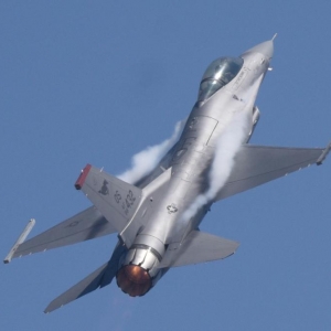 拦截俄大规模空袭 乌军F-16机毁人亡