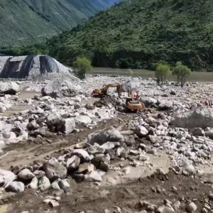 四川丹巴大雨引发多处山洪泥石流 已致4人失联