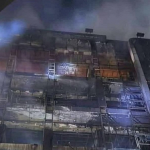 伊拉克一超市突发大火 近50人死亡