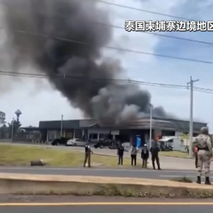 特朗普与柬埔寨和泰国领导人通电话
