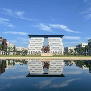 放弃985名校光环，他们押注一所民办大学