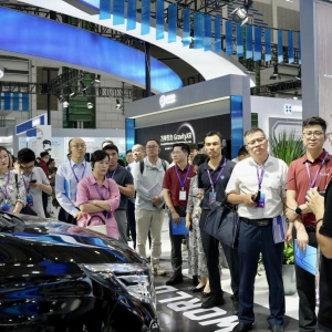 访甬企业家考察团走进第十五届智博会 共探AI赋能全域数智化转型 ...