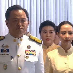 泰国国王批准阿努廷·参威拉军出任总理