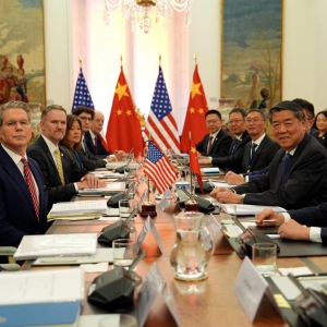 中美在西班牙就有关经贸问题举行的会谈进入第二天