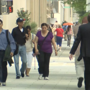 最新民调：逾七成美国人认同“美国社会已破裂”