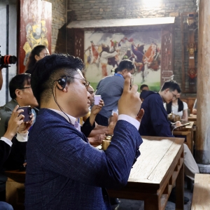 外媒镜头下的贵州：山水人文与发展脉动的交响