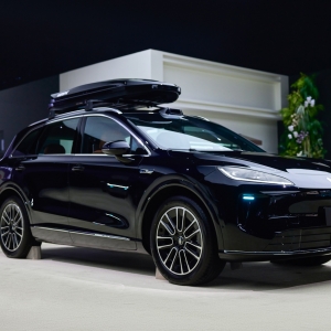 15.98万起！鸿蒙智行最便宜的车上市 华为商城一度崩溃 上汽集团总裁：余大嘴名副其实 ...