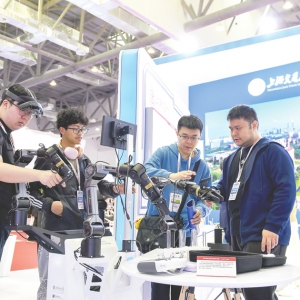 我国高等教育毛入学率达60.8%