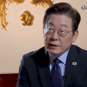 韩总统：将努力改善朝韩关系，促成离散家属会面