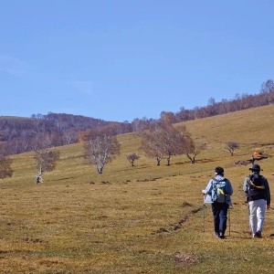 户外徒步火了！“走”出万亿新消费