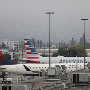 美多地空管中心再现人手短缺 政府停摆下重要岗位雇员无薪上班 ...