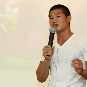 “嘎子哥”谢孟伟被执行超1400万 ，此前身着警服直播带货被行政拘留 ...