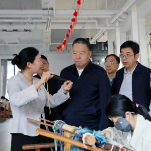 毛万春在湖南旅游集团调研