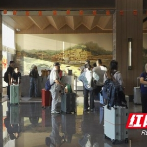 湘西凤凰：湘超带火文旅消费