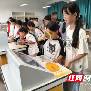 炎陵县科普月活动走进中小学