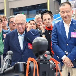 加码中国“确定性”