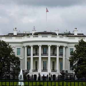 特朗普称尚未就与普京的会晤做出决定