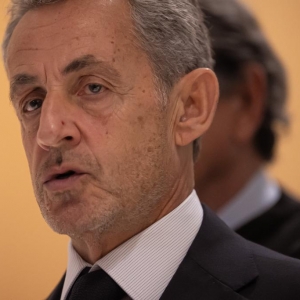 法国前总统萨科齐坐牢配“保镖” 狱管人员：闻所未闻