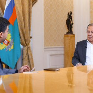 俄美领导人布达佩斯会晤为何被“推迟”？俄外长披露沟通细节 ...