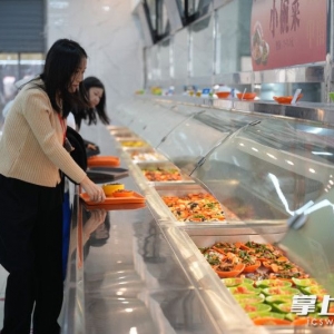 “小清新”的风吹到了长沙高校食堂