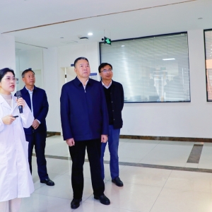 毛万春在中国科学院亚热带农业生态研究所宣讲调研