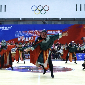 新晃“怀BA”首场主场：篮球烽火燃动赛场 文化共舞展现多元魅力 ...