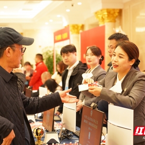 湘潭“两会时间”开启 政协委员满怀热忱报到