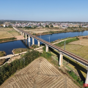 益湛铁路益阳东至娄底东段电气化改造工程正式完工