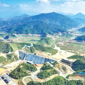 椒花水库下闸蓄水