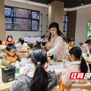 道县举办“绿书签”现场绘画活动 共护未成年人健康成长