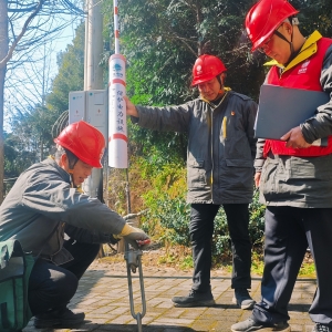 祁阳供电党员服务队筑牢春节用电安全防线