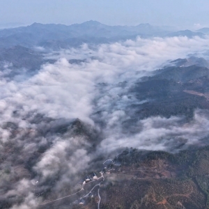 中方县：平流雾绘就山川诗意画卷