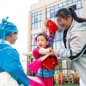湖南益阳：南县地花鼓进校园