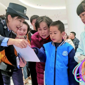 湘潭公安推动执法行为更规范、执法服务更暖心—— 以法治为笔，书写平安湘潭新篇章 ...