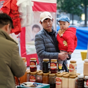【湖湘年味】这一抹烟火气最动人！银建社区年货市集里的红火新春 ...