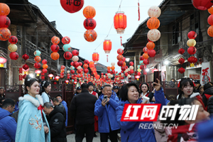 湖南东安：千年古镇迎新“客” 足球为媒促文旅