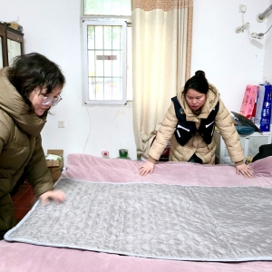 “大寒”里的暖心事丨一床水暖毯的温度