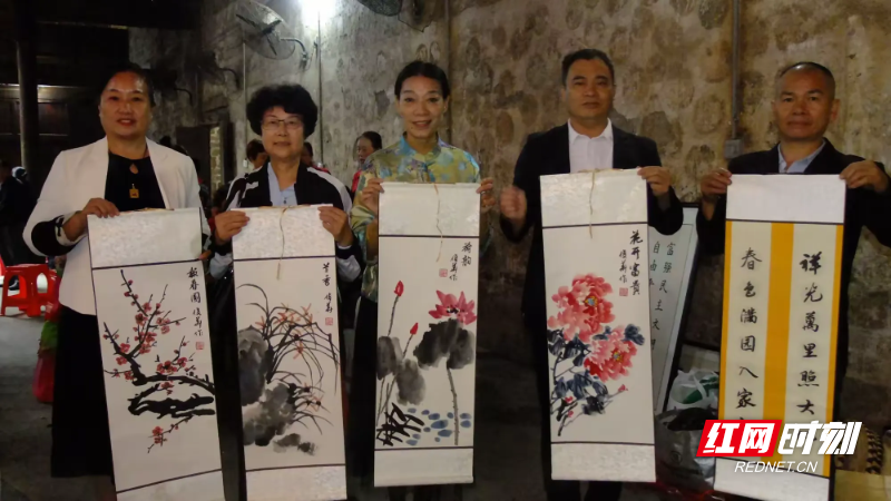 简篇-嘉禾县多部门联动开展重阳节慰问活动 非遗温情伴老人过佳节