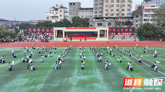 1219青春飞扬展风采 阳光体育铸未来——道县第43届中小学生运动会开幕 (2)2_副本.jpg