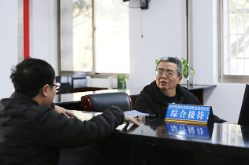 平凡岗·平安盾①丨“土专家”曾嵘：破积案解民忧 夯根基促善治